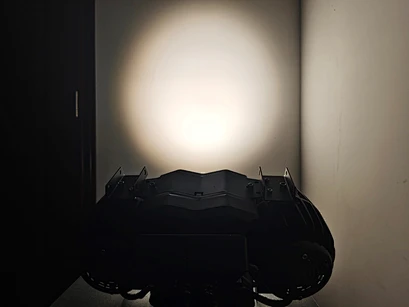 escenario de luz ciega al aire libre